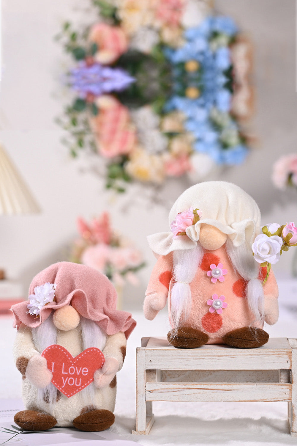 Mother's Day Flower Decor Short Leg Faceless Gnome