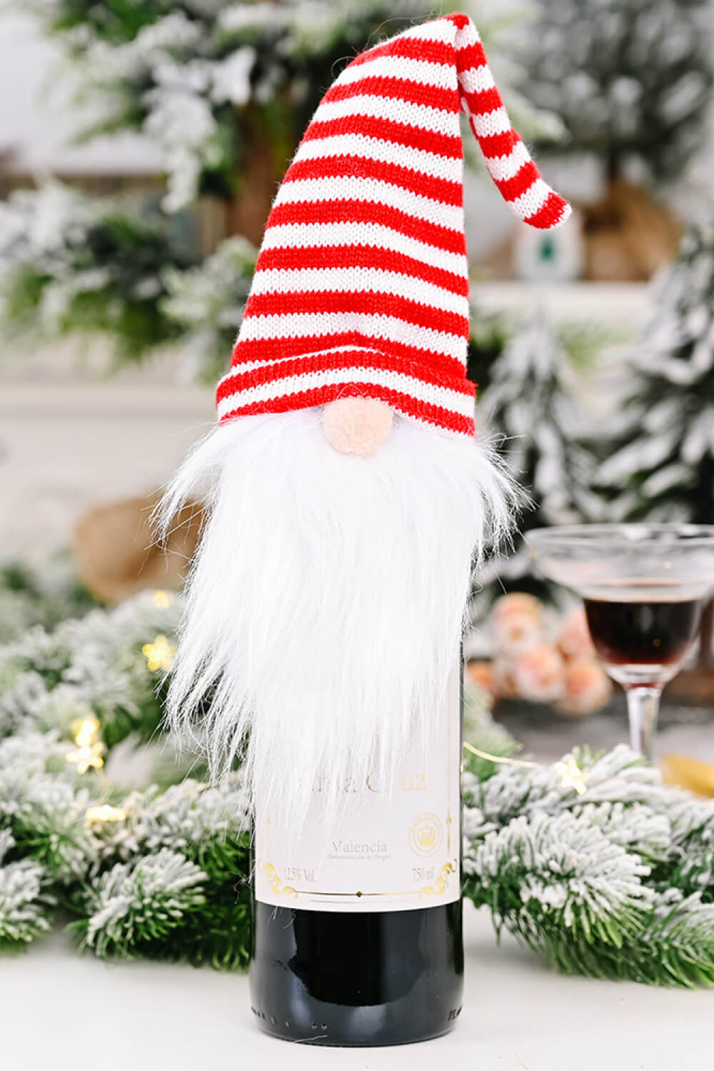 4 - Pack Christmas Faceless Gnome Wine Bottle Covers - Santa Hat - Gnome Style