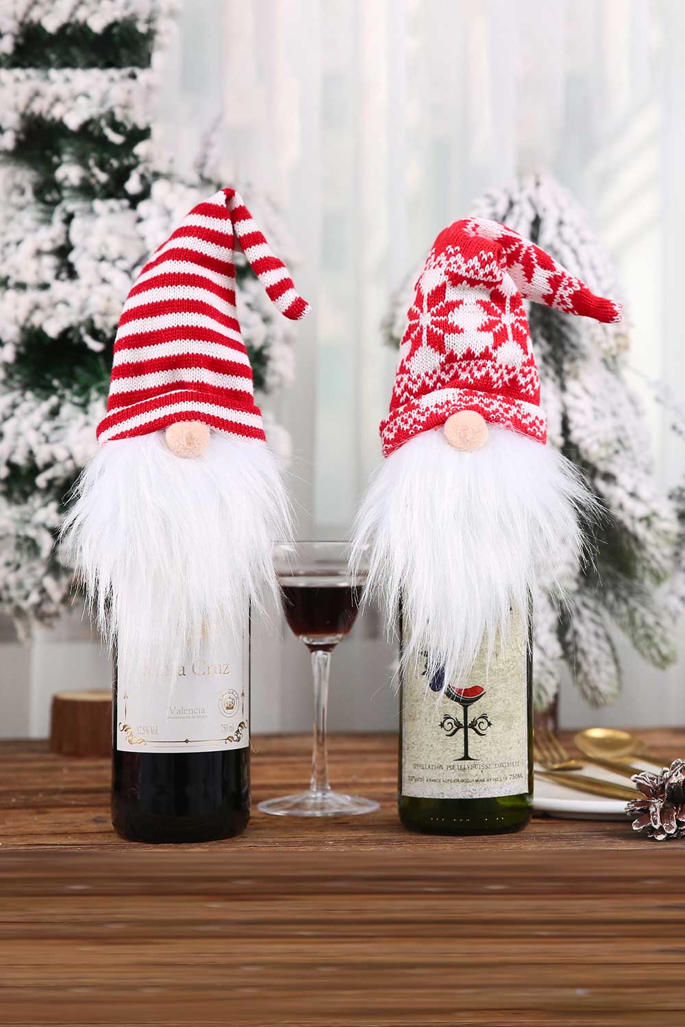 4 - Pack Christmas Faceless Gnome Wine Bottle Covers - Santa Hat - Gnome Style