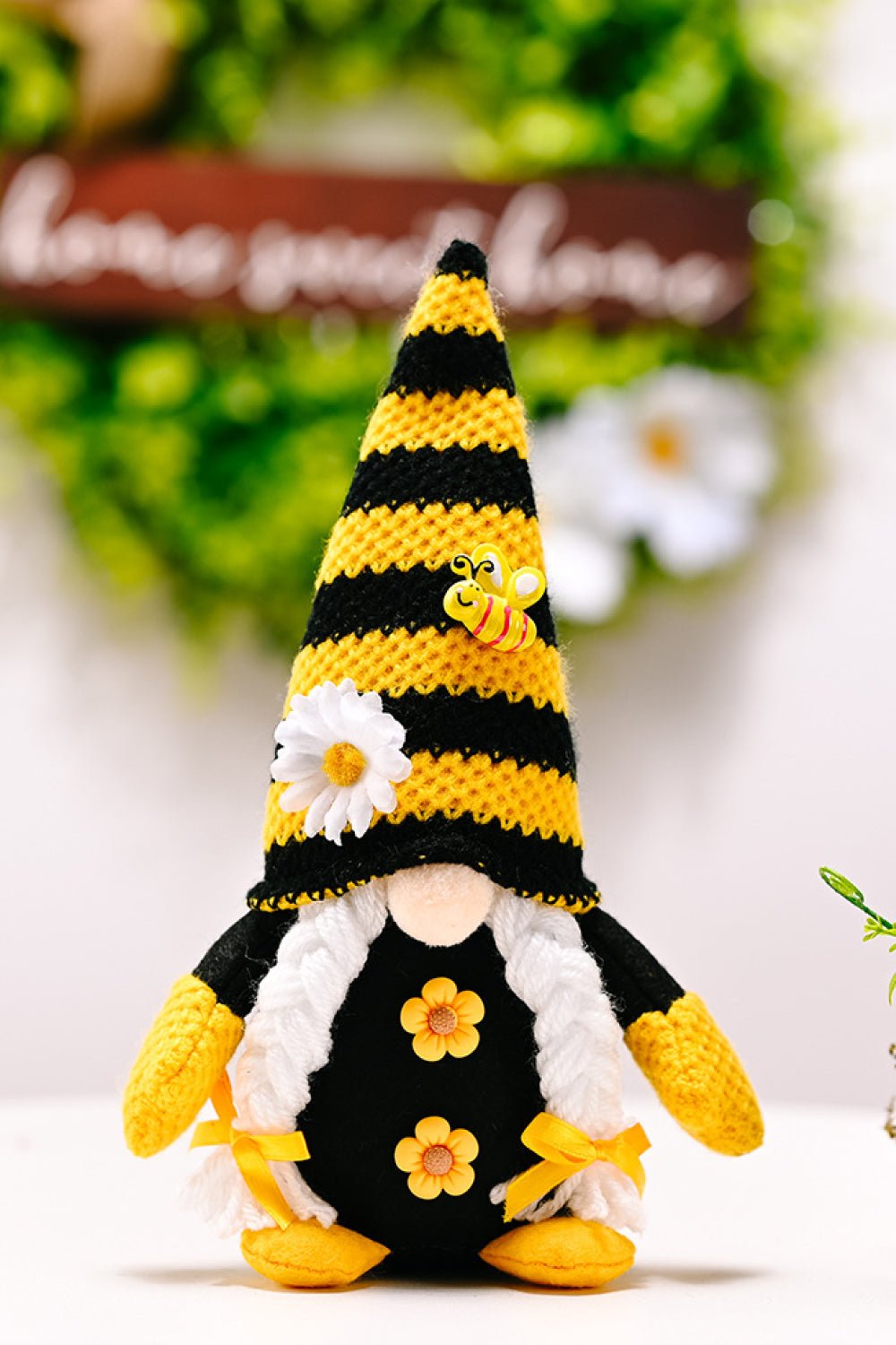 Bee and Flower Decor Faceless Gnome - Black - Gnome Style