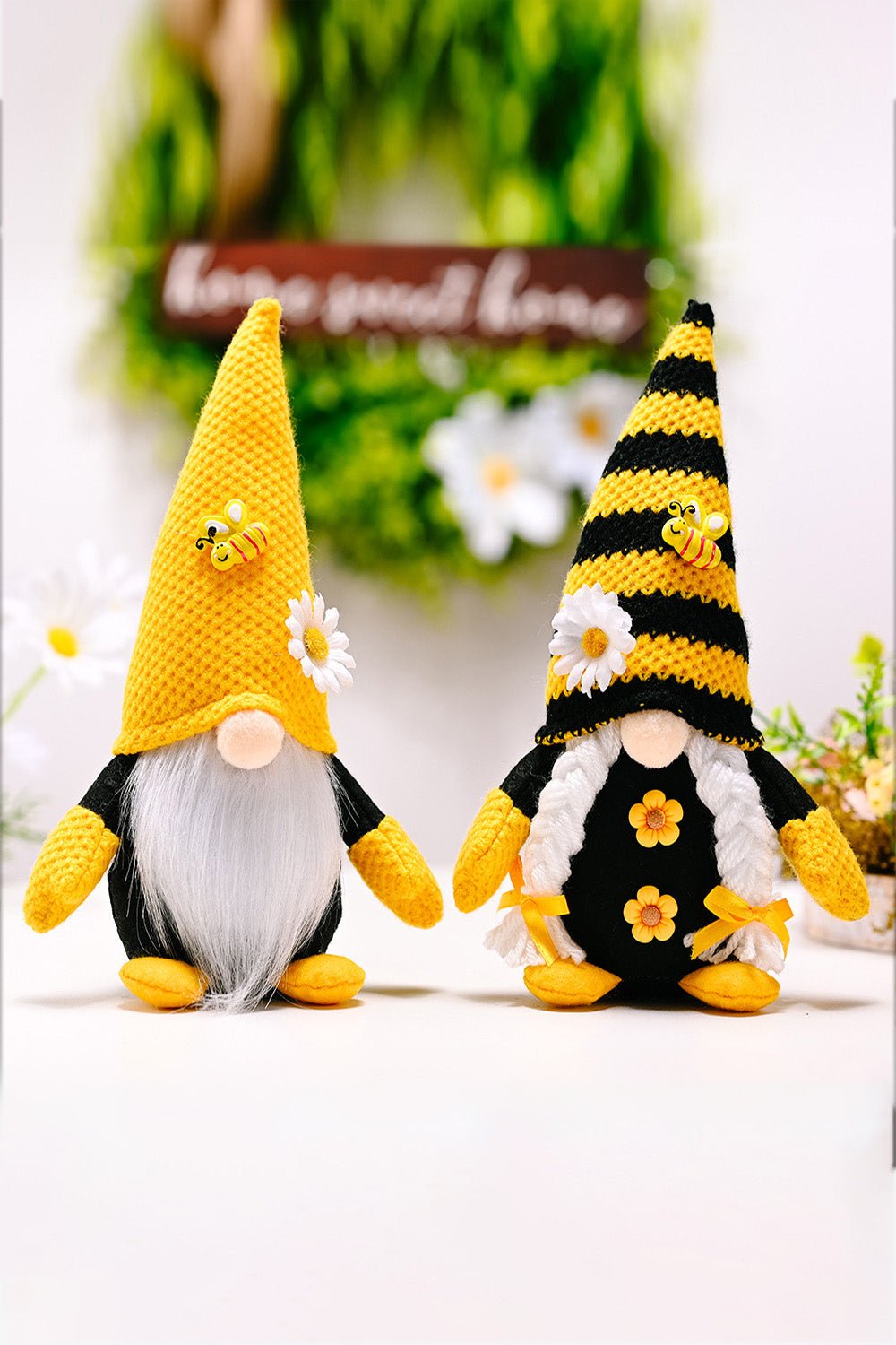 Bee and Flower Decor Faceless Gnome - Black - Gnome Style