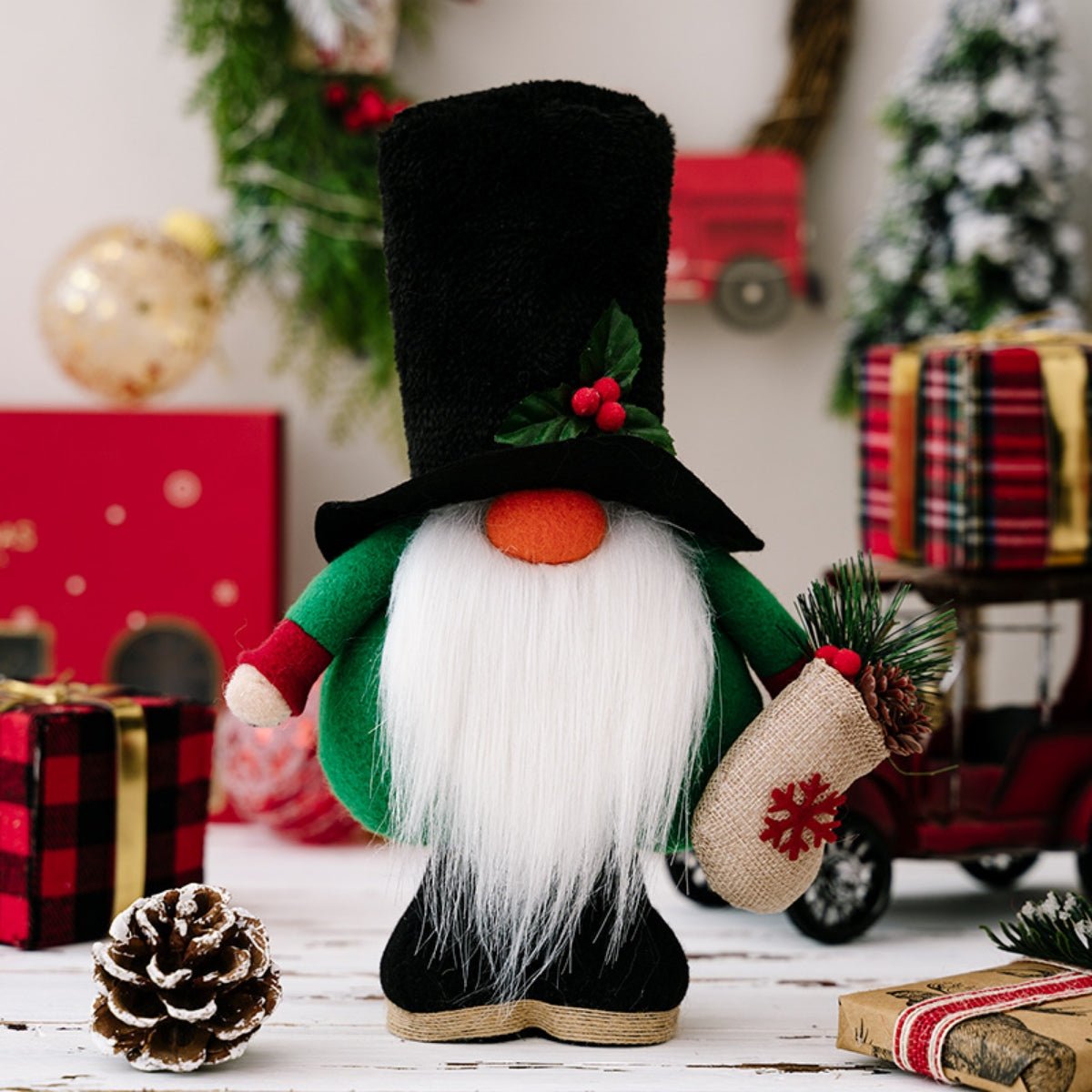 Christmas Faceless Gnome - Green - Gnome Style